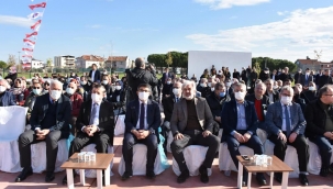 AKP il başkanı Hızlı döğün salonu ve halı saha açılışına katıldı