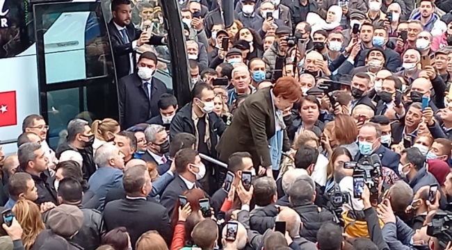Akşener Manisa'da 