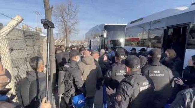 Ankara'daki 'barınamıyoruz' eylemine polis müdahalesi