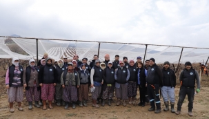 Başkan Öküzcüoğlu ve eşi işçileri ziyaret etti