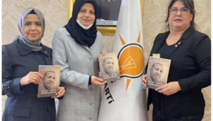 Başkan Yavaş, başarıyı kitapla ödüllendirdi