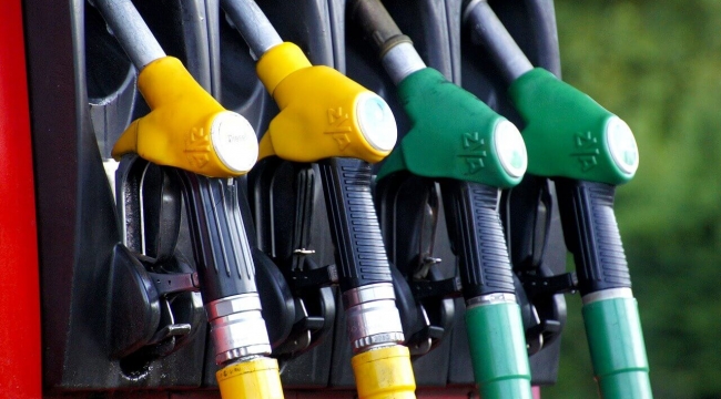 Benzine dün 56,bugün 69,kuruş,motorine 1 lira 13 kuruş zam geliyor