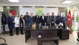 CHP heyeti Akhisar'da iş dünyası temsilcilerini ziyaret etti