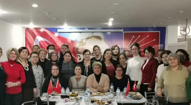 CHP'li kadın kolları başkanları Yunusemre'de toplandı