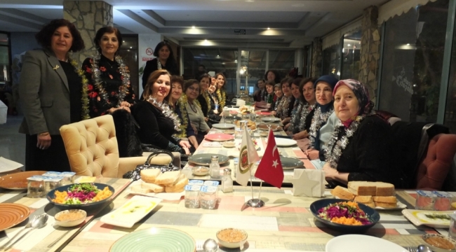 Gördes kültür ve doğa derneği, üyeleri moral yemeğinde buluştu