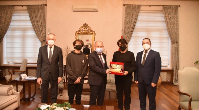 TEKNOFEST 2021 şampiyonları vali Karadeniz'i ziyaret etti