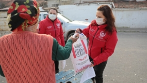 Boş arsalara buğday ekti, un yapıp vatandaşa bedava dağıttı