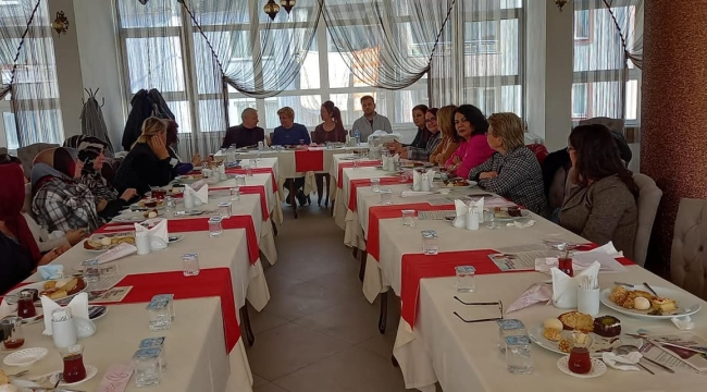 CHP'li kadın yöneticiler Saruhanlı 'da toplandı