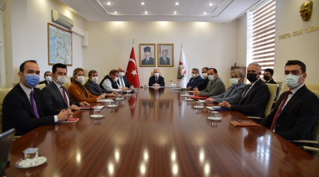  Coğrafi konum Manisa'ya göçü önlüyor