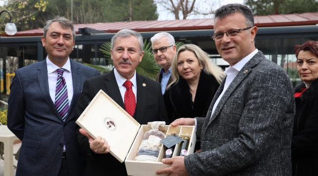 GP'li Özdağ başkan Öküzcüoğlu'nu ziyaret etti