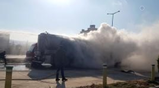Kula'da benzin istasyonunda bulunan TIR'da patlama