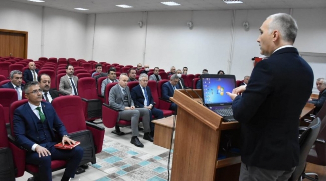 Öztürk 'Manisa'da tarımsal üretim durmamıştır'
