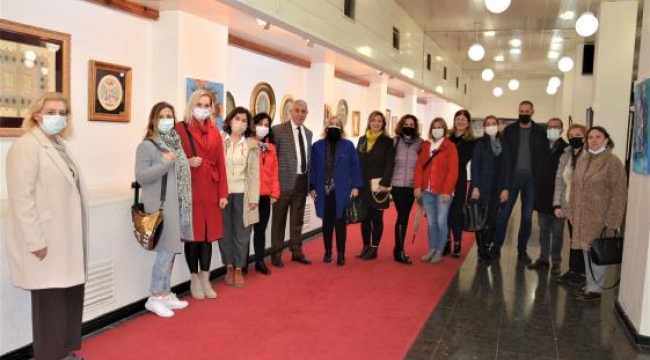 Salihli'de "Gül Bahçesi" sergisi açıldı