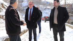 Turgutlu'da karla mücadeleye başkan Akın'da katıldı
