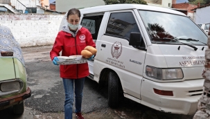 Akhisar'da aşevinde kazanlar yoksullar için kaynıyor