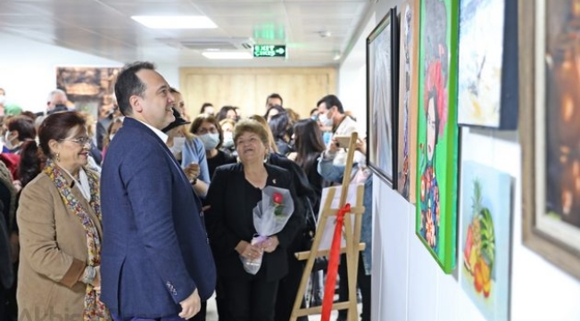 Akhisarlı sanatseverler sergiye yoğun ilgisi