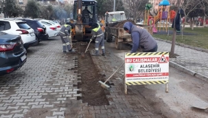 Alaşehir'de yol bakımları sürüyor