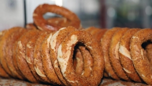 Alaşehir'de yüzde 20 zamlanan simit 3 lira oldu