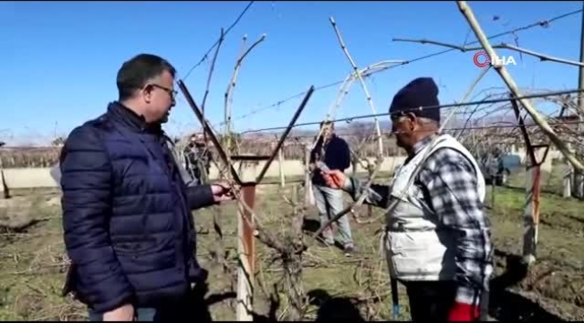 Başkan Öküzcüoğlu, çiftçilere yelek hediye etti