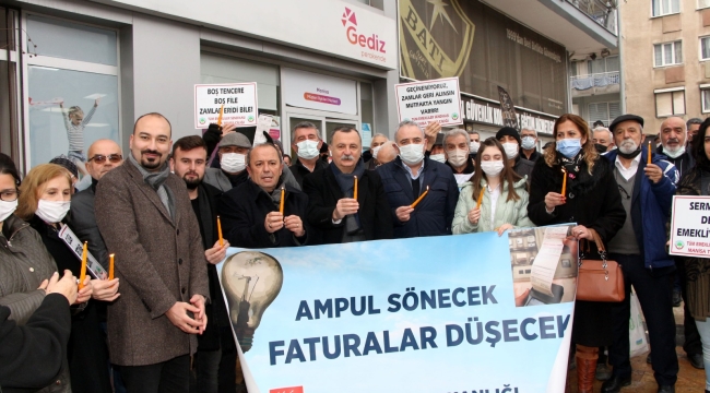 CHP, yüksek elektrik faturalarını mumla protesto etti