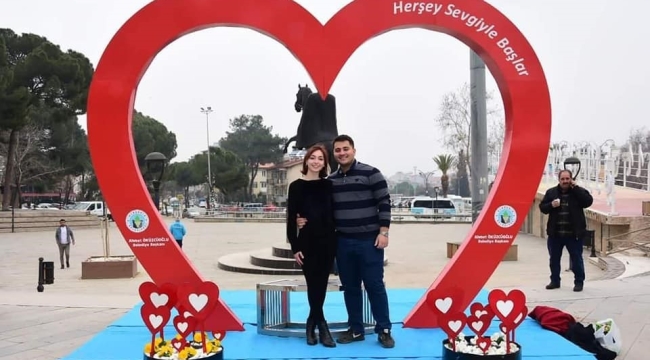 Herkesin kalbi bu meydanda attı