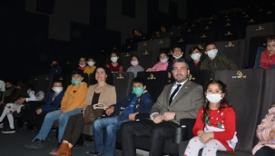 İYİ Parti 25 çocuğu sinemayla tanıştırdı