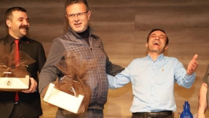 İyilik ve kötülüğü bir arada anlatan oyun