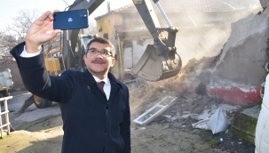 Kentsel dönüşüm için yıkım başladı