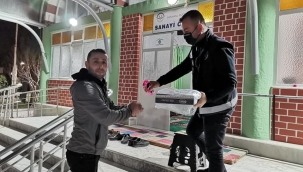 Saruhanlı' da 62 camide vatandaşlara lokum ve gülsuyu ikramı