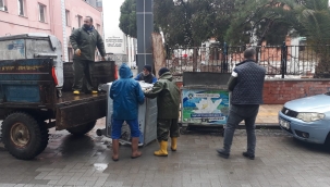 Turgutlu belediyesi çöp konteynerlerini yeniliyor