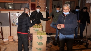 Turgutlu'da tüm camilerde vatandaşlara kandil simidi dağıtıldı