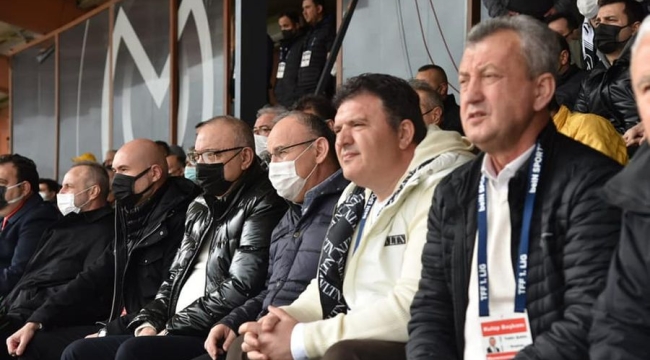 Vali Karadeniz maç izledi