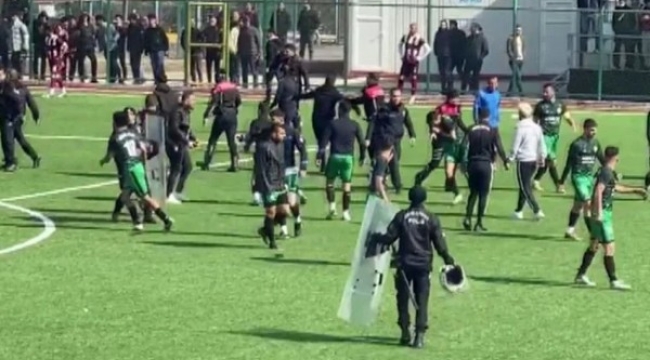 18 kırmızı kartlı maç ertelendi