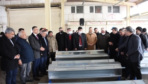 Akhisar,Salihli Kırkağaç ve Kula 'da yem israfını önleyen yemlik dağıtıldı