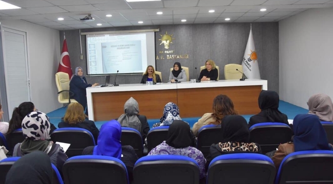 AKP il kadın kolları toplatışında ramazan programı görüşüldü