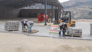 Alaşehir'de belediyenin mahallelerde bakım onarın çalışması