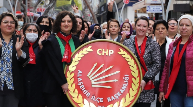Alaşehir'de muhteşem 8 mart kutlaması