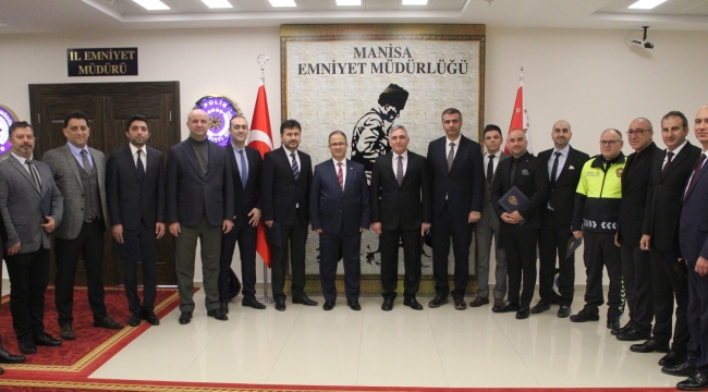 Başarı belgelerini aldılar