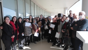 Başarılı kadın santralcılar belgelerini aldı