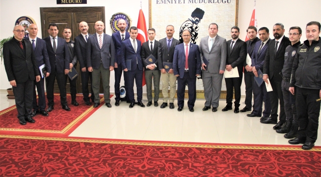 Başarılı personele üstün başarı belgesi