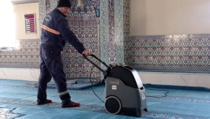 Belediye camilerde ramazan temizliğine başladı