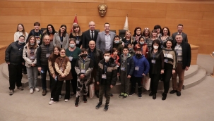 Beş ülkeden gelen erasmus öğrencileri Akhisar'da