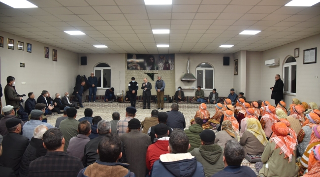 Cemevini zyaret etti,semah izledi