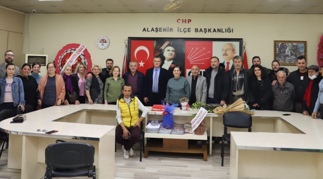 CHP'den çalışanlara doğum günü kutlaması