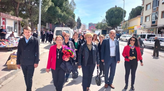 CHP'li kadın yöneticiler aylık toplantısını Gördes'te yaptı