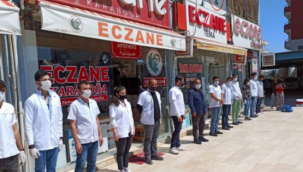  Eczacılardan yitirdikleri meslektaşları için saygı duruşu