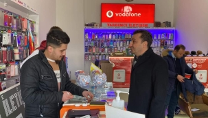 Gördesli Genç " Ailece çiftçiyiz aç kaldık,okudum iş bulamadım,dükkan açıp esnaf oldum yine acım''