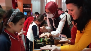 İlkokulu öğrencileri"böcekleri seviyorum doğayı koruyorum''şenliğinde