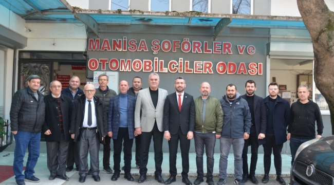 İYİ Partili Akan zam mağduru şoförlerin yanında