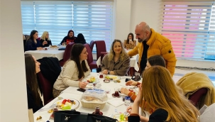 Manisa barosundan gecikmeli kadınlar günü kutlaması